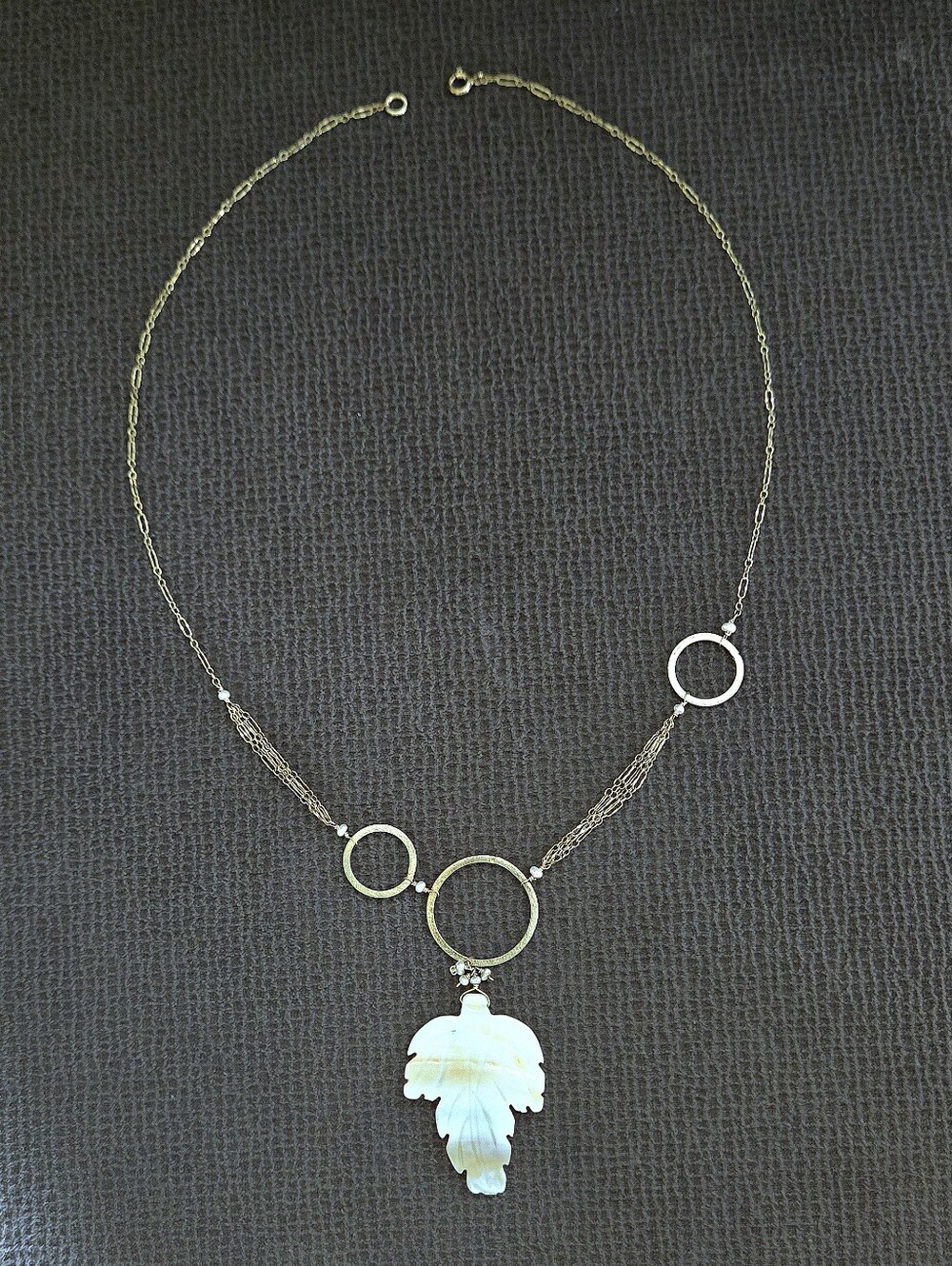 Mother of Pearl Leaf🍁 Pendant Necklace - NWOT - Picture 14 of 16